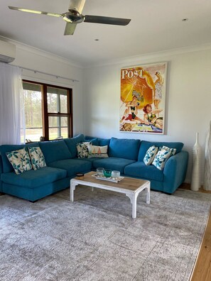 TV, fireplace, DVD player, stereo