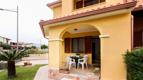 CASE VACANZA AIOSARDEGNA PULA CENTRO - Villa Silvana