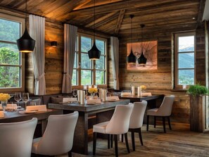 Dining - Doppelzimmer Klassik by Interhome (Grundlsee)