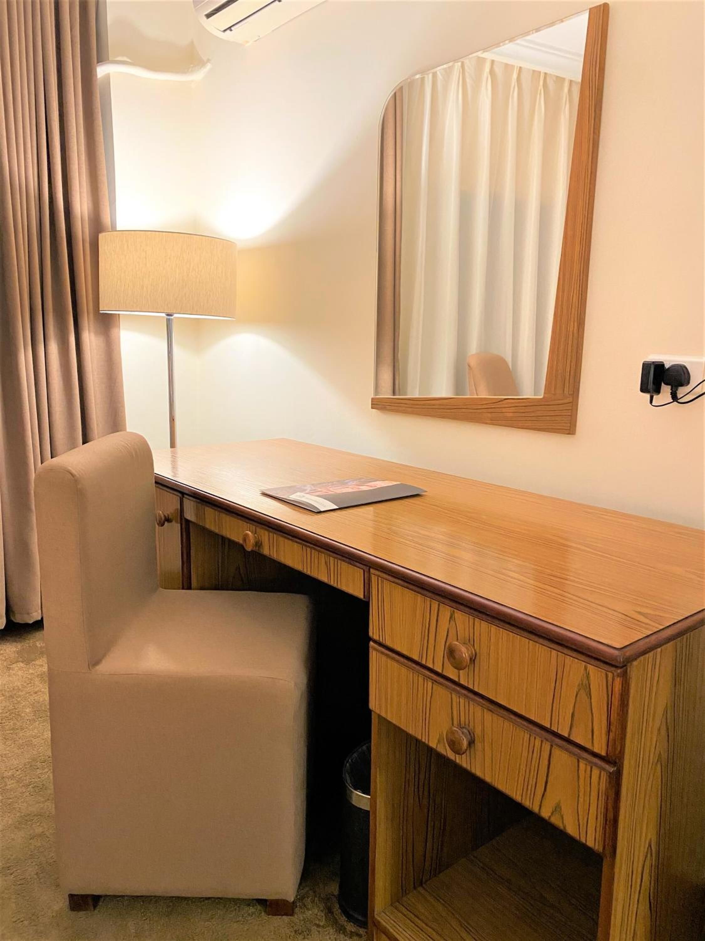 minibar, soundproofing, free wifi, bed sheets