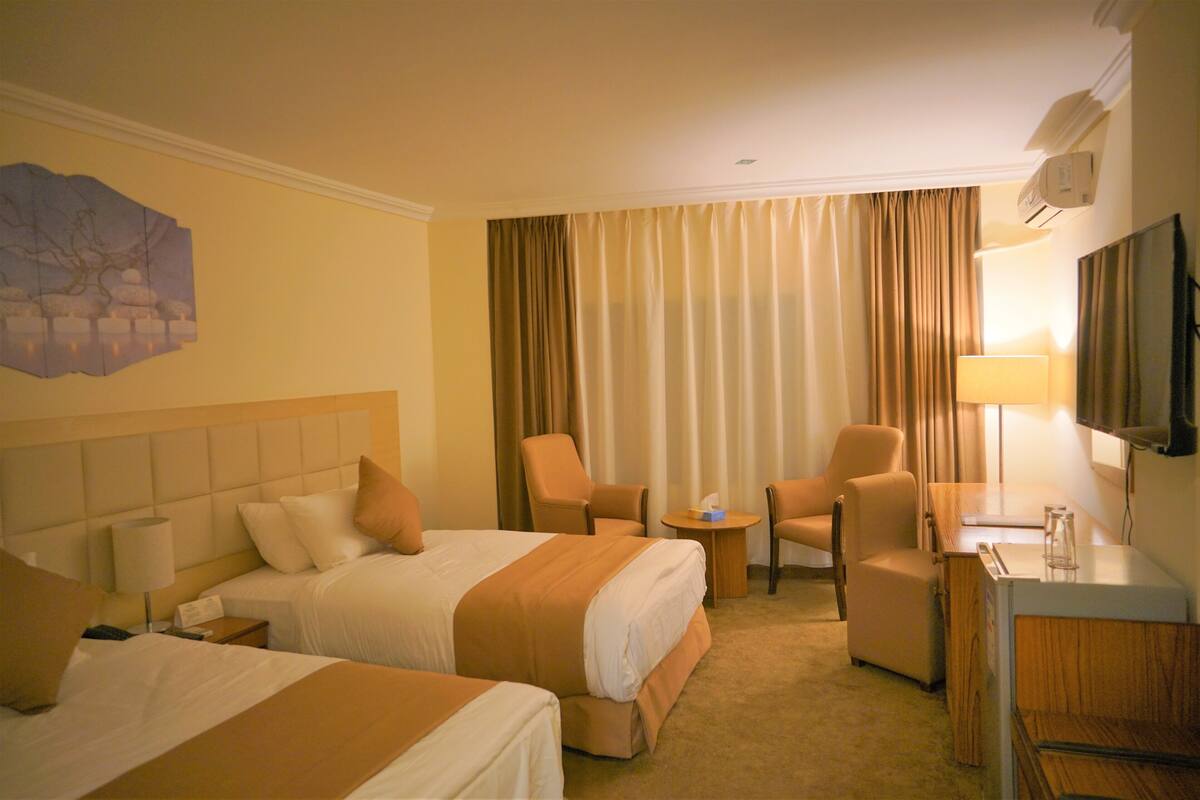 standard double or twin room | minibar, soundproofing, free wifi, bed sheets