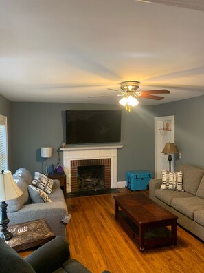 TV - Downtown -n- TigerTown - GameDay Ready!! (Clemson)