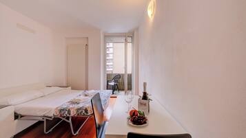 Standard Studio (Moonlight - 150m from the lake) | Iron/ironing board, WiFi, bed sheets
