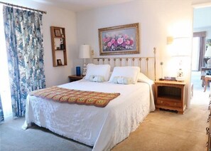 3 habitaciones, tabla de planchar con plancha, wifi y ropa de cama 