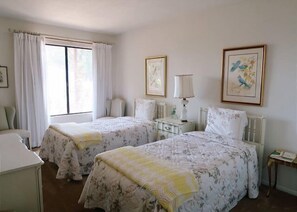 3 habitaciones, tabla de planchar con plancha, wifi y ropa de cama