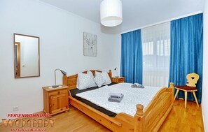 2 bedrooms, desk, iron/ironing board, travel cot