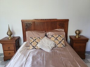 4 chambres, lit parapluie, Wi-Fi, draps fournis