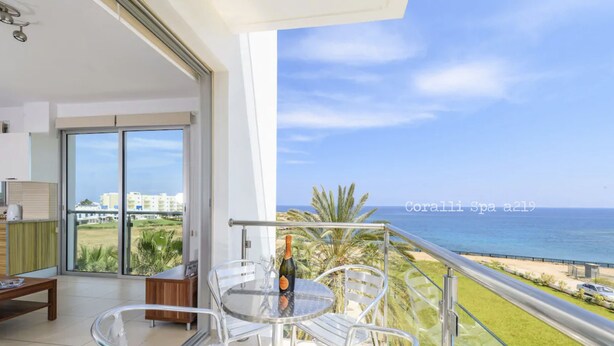 Balcony - Coralli Spa Beachfront Apartment With Breathtaking Sea Views (Paralimni)