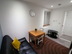 Apartment | 1 bedroom, iron/ironing board, free WiFi, bed sheets - Charming 1-bed Apartment in Coventry (Coventry)