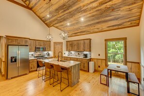 Casa, 2 habitaciones | Cocina privada