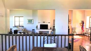 Villa, 4 Bedrooms, Smoking, Balcony | Dining