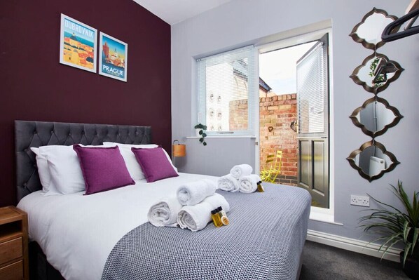 2 bedrooms, desk, iron/ironing board, free WiFi