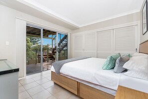 Apartment, 3 Bedrooms | 3 bedrooms, iron/ironing board