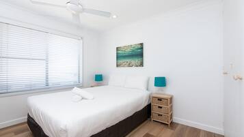 Apartment, 3 Bedrooms | 3 bedrooms, iron/ironing board
