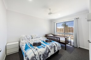 Apartment, 4 Bedrooms | 4 bedrooms, iron/ironing board