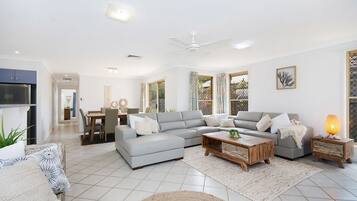 Apartment, 3 Bedrooms | Living area | Smart TV