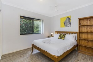 Apartment, 3 Bedrooms | 3 bedrooms, iron/ironing board, bed sheets - Oceania Beach Paradise (Yamba)