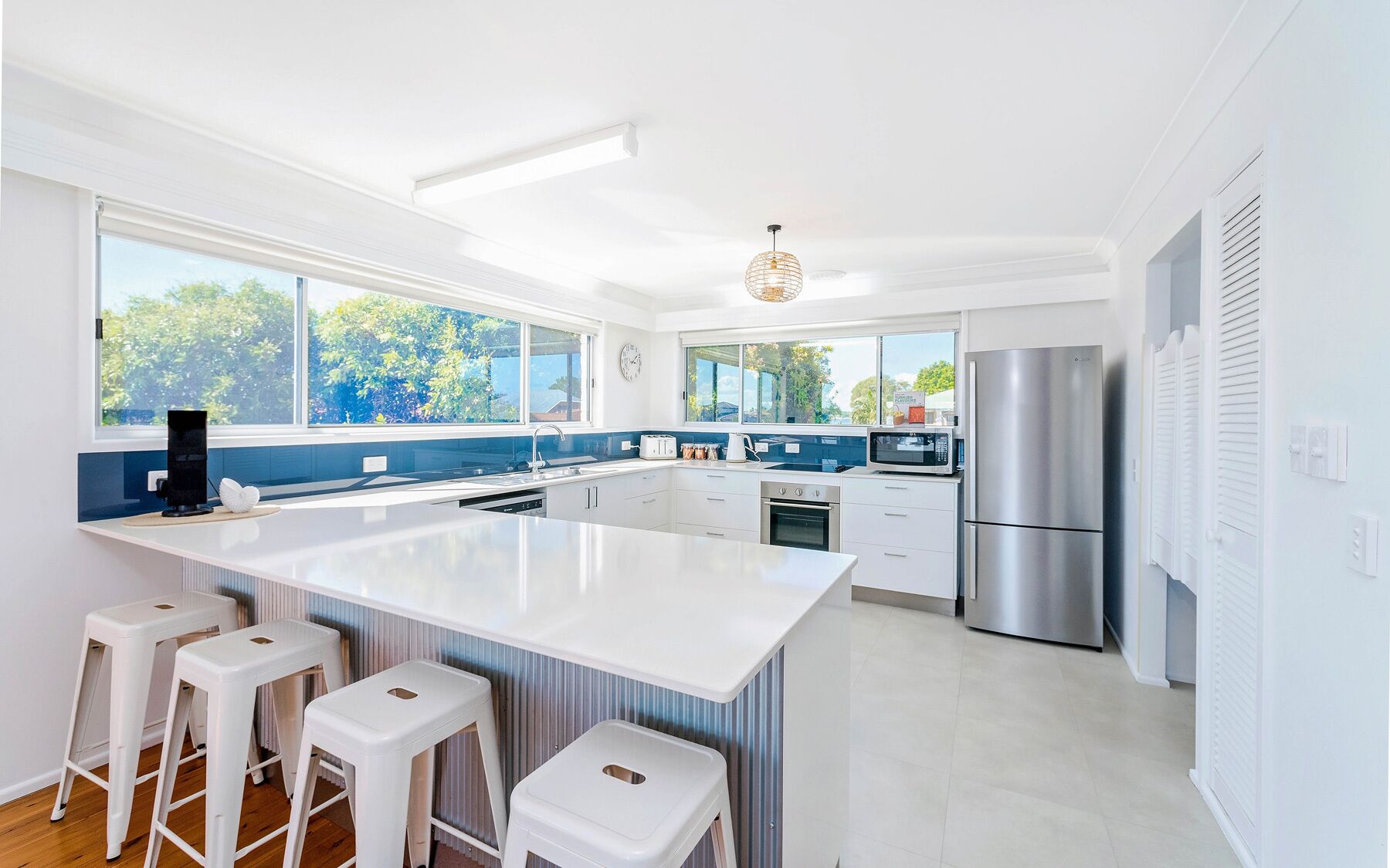 House, 4 Bedrooms | Private kitchen | Fridge, microwave, oven, stovetop