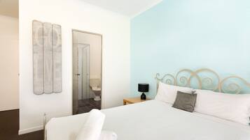 House, 4 Bedrooms | 4 bedrooms, iron/ironing board