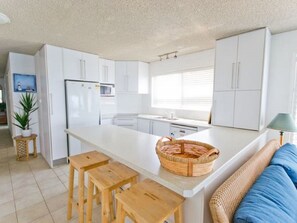 Apartment, 3 Bedrooms | Private kitchen | Fridge, microwave, oven, stovetop