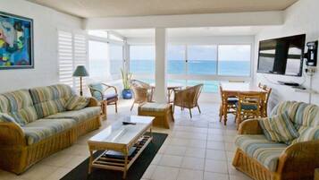 Apartment, 3 Bedrooms | Living area | Smart TV