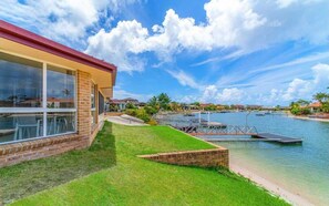 المنشأة من الخارج