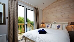 3 bedrooms, travel cot, free WiFi, bed sheets - Stunning Lodge Near Salcombe (Kingsbridge)