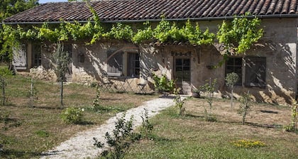 Two houses + swimming pool and breathtaking view of Lauzerte