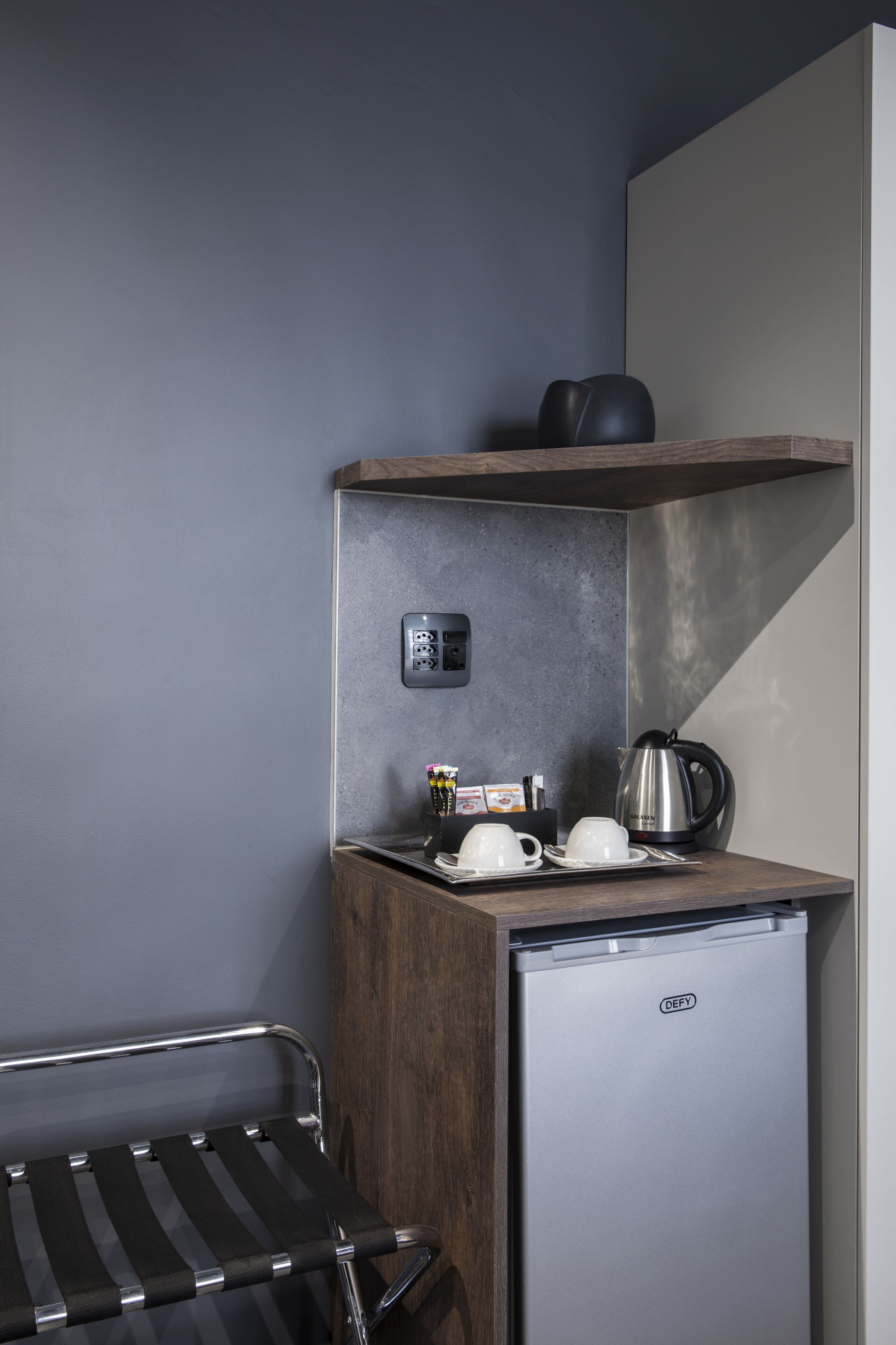 standard room | 2 bedrooms, in-room safe, desk, laptop workspace