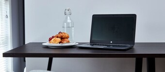 EMA Apt. Spacious & Stylish, Health Club Access