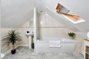 Duschwanne, Haartrockner