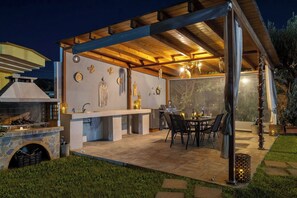 Outdoor dining - Mika Villa with Private Pool (Αφάντου)