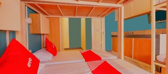 OYO 809 Crowne One Condo