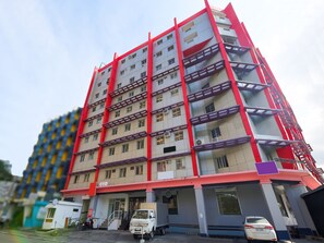 Exterior - OYO 809 Crowne One Condo (Quezon City)
