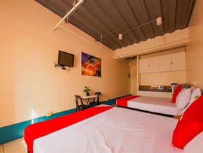 Family Suite | Free WiFi, bed sheets - OYO 809 Crowne One Condo (Quezon City)