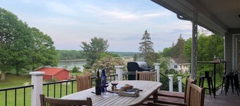 Hudson River Retreat- Spectacular Views- Pet friendly🐕 Wheelchair Accessible♿