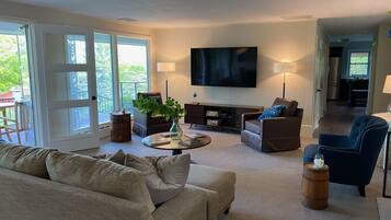 Smart TV, fireplace, video games, offices