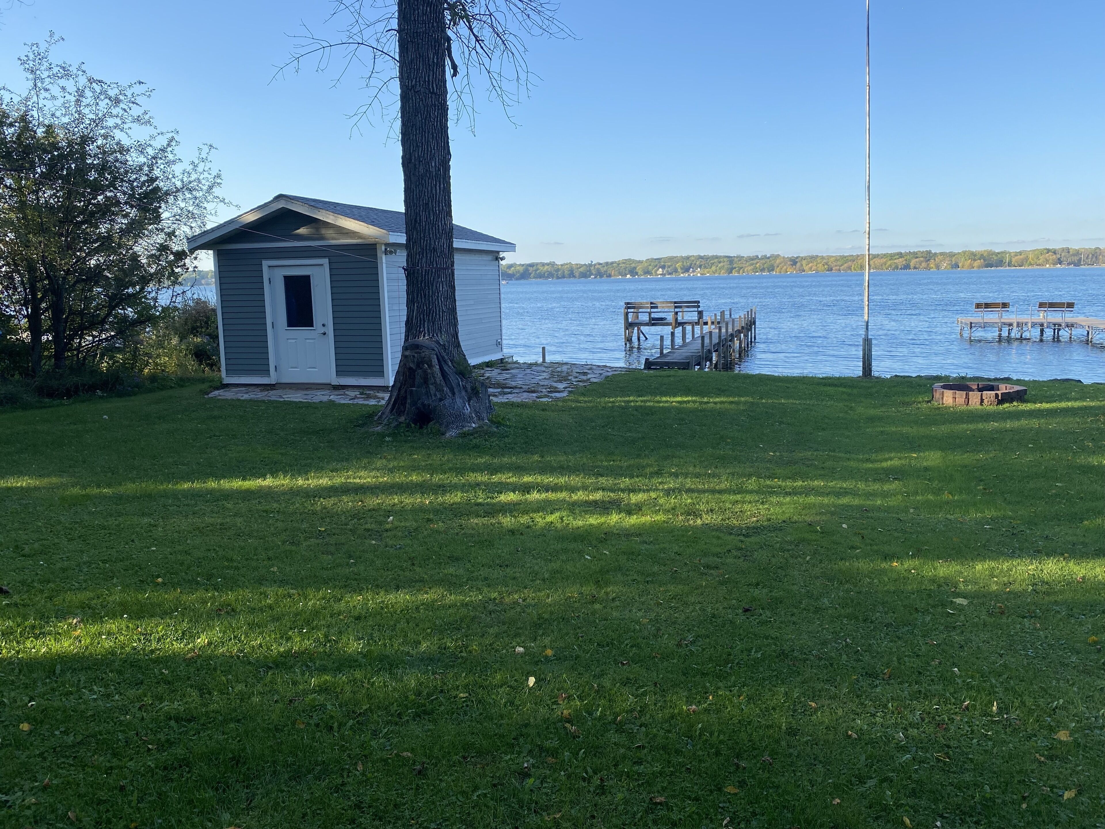 Beautiful Lakefront home on Big Green Lake