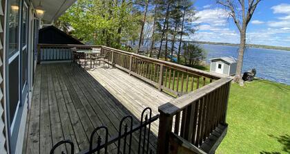 Beautiful Lakefront home on Big Green Lake