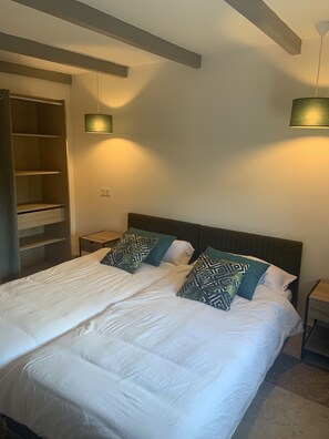 2 Schlafzimmer, Bügeleisen/Bügelbrett, kostenloses WLAN