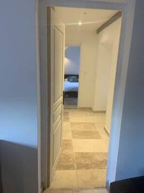 2 bedrooms, iron/ironing board, free WiFi - Entire villa in quiet, not overlooked location (Pernes-les-Fontaines)