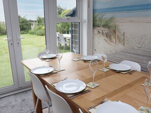Cottage | Private kitchen | Fridge, microwave, dishwasher, cookware/dishes/utensils - 4 Roman Bank (Mablethorpe)