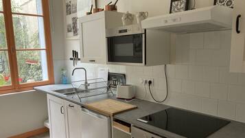 Réfrigérateur, four, plaque de cuisson, lave-vaisselle