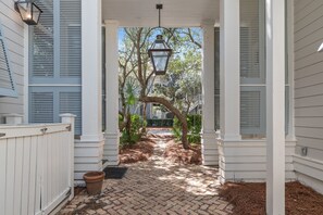 Property grounds - Carriage House And Community Pool- WaterCastle By Royal Destinations (Santa Rosa Beach)
