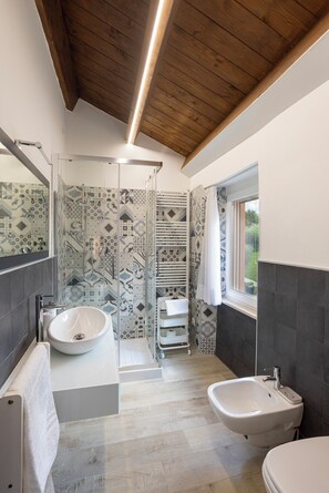 Shower, hair dryer, bidet, towels - Casal La Ponderosa (Sant'Elpidio a Mare)