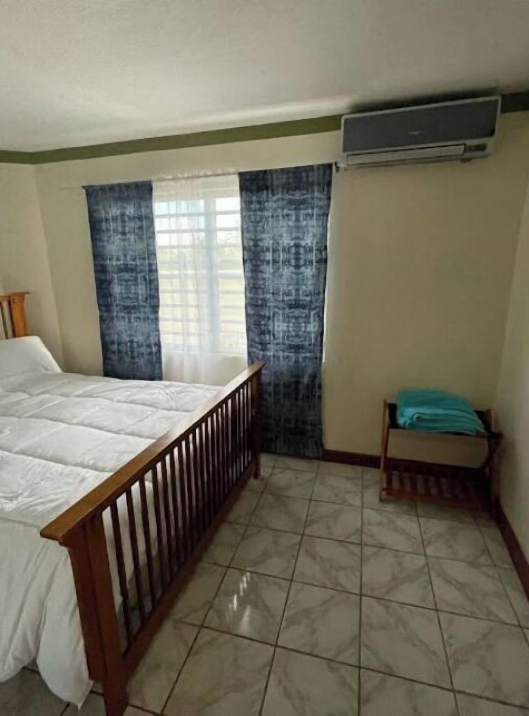 2 Schlafzimmer, Schreibtisch, Bügeleisen/Bügelbrett, WLAN