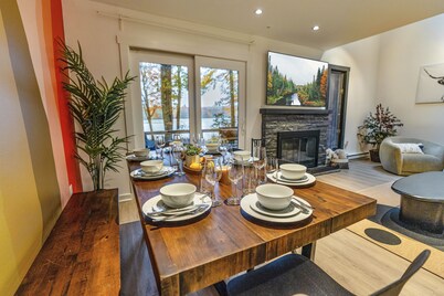 Lakefront Condo + Club & Pool Access - Sleeps 9