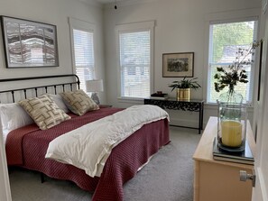 4 bedrooms, desk, travel crib, free WiFi