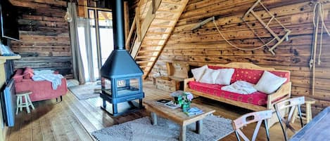 Smart TV, fireplace, DVD player