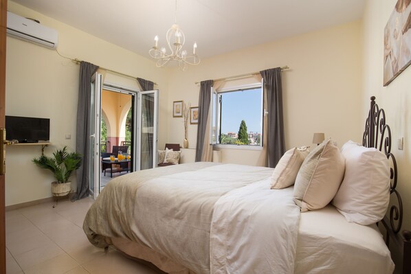 4 bedrooms, iron/ironing board, travel cot, free WiFi